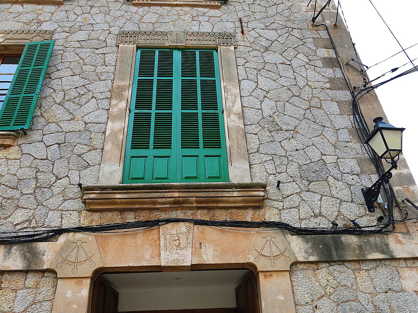 Persianes verdes — 021 Es Petit Hotel de Valldemossa, antic celler, c. Uetam 1
